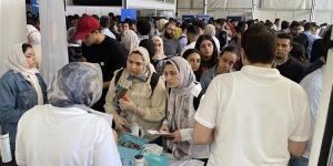 "شهادة التخرج لم تعد تضمن الوظيفة".. أين يذهب 743 ألف خريج مصري كل عام؟