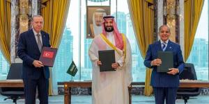 باكستان وتركيا تبحثان دعم السعودية عسكرياً