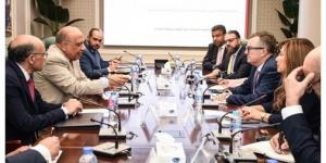 وزيرا الكهرباء والتخطيط يبحثان خطة العمل والتعاون المشترك في مشروعات تحلية مياه البحر
