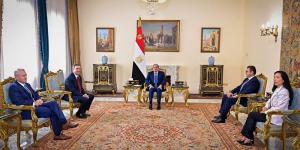 الرئاسة في أسبوع.. السيسي يوجه بمتابعة الموقف التنفيذي لمنظومة كارت الخدمات الحكومية الموحد.. يستقبل مدير الاستخبارات المركزية الأمريكية ورئيس تيار الحكمة العراقي ووزيري دفاع قبرص واليونان