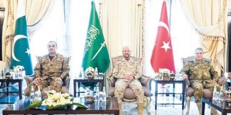هجمات الحوثيين تهدد أمن الخليج… والسعودية بين الردع العسكري والحل السياسي