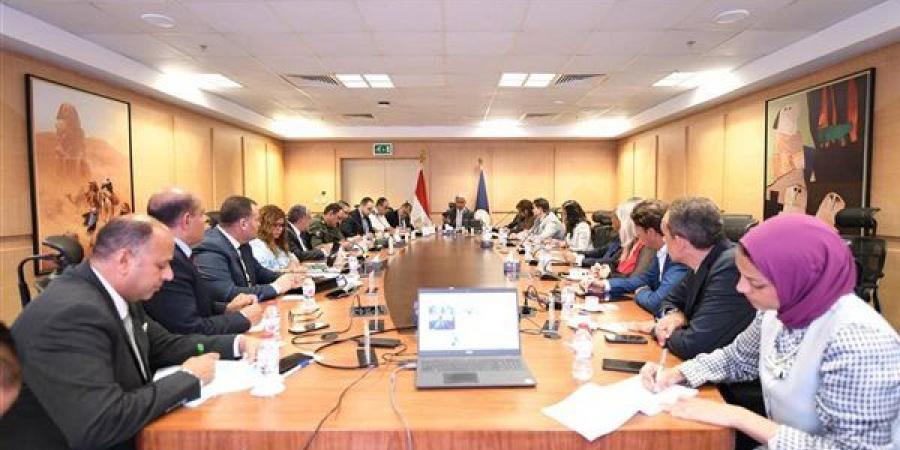 وزير السياحة يترأس اجتماع لجنة الإعداد لفعاليات استقبال ظاهرة الكسوف الكلي للشمس