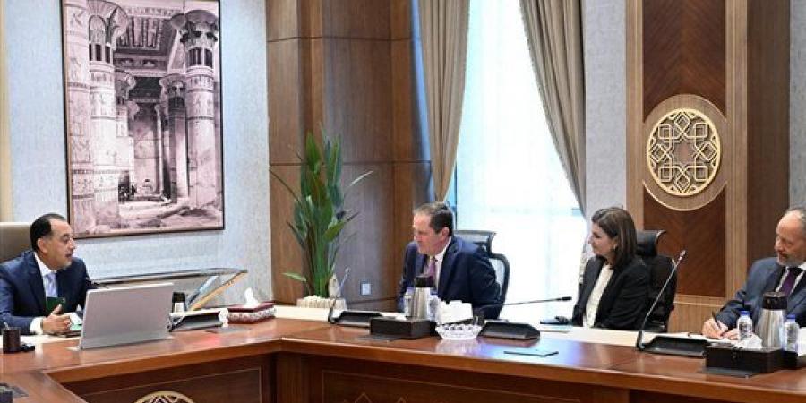 مدبولي يلتقي رئيس «سيسكو».. تحرك مصري لتوسيع التعاون في الذكاء الاصطناعي والأمن السيبراني