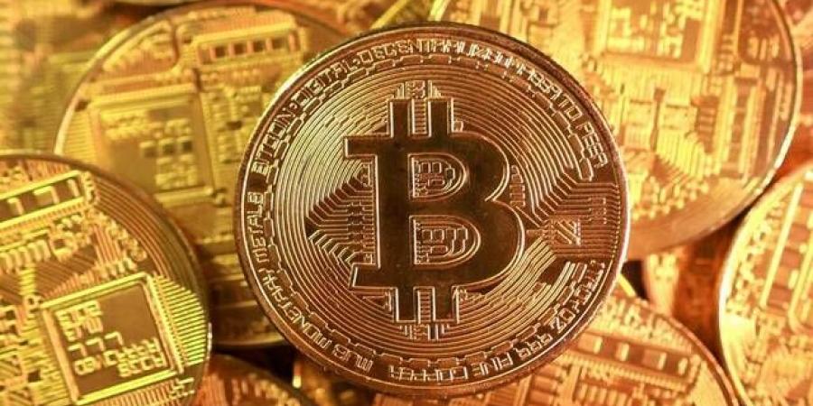 بيتكوين ترتفع مع استئناف "استراتيجي" شراء العملة المشفرة