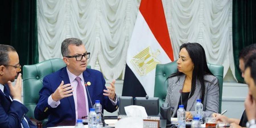 التخطيط والتضامن تبحثان توجيه الاستثمارات للفئات الأكثر احتياجًا