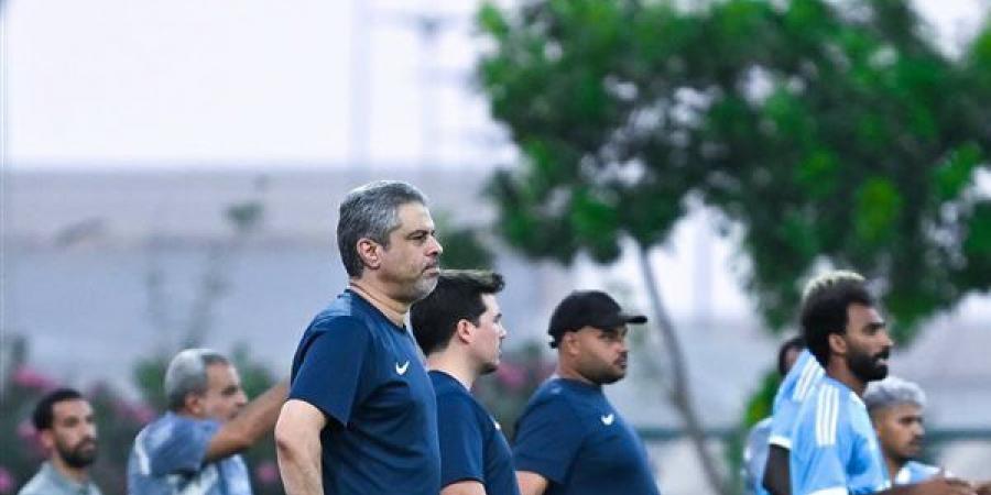 معتمد جمال يعقد جلسة مع لاعبي الزمالك قبل مواجهة إيه إس بورت