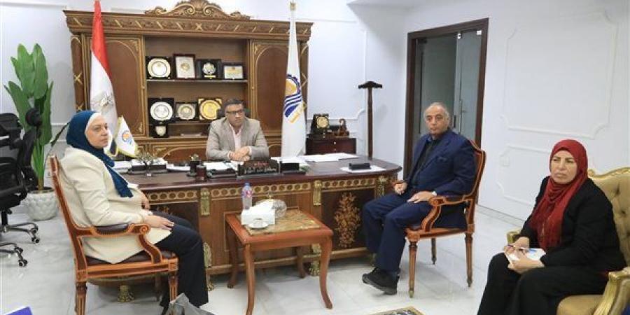 محافظ قنا يبحث مع المنسق الوطني لبرنامج المنح الصغيرة "GEF" تعزيز التعاون