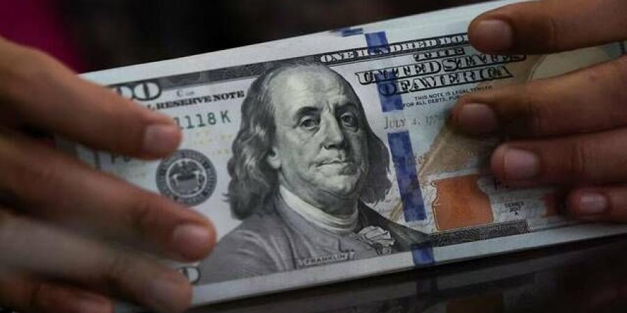تذبذب الدولار رغم تصاعد رهانات الفائدة الأمريكية