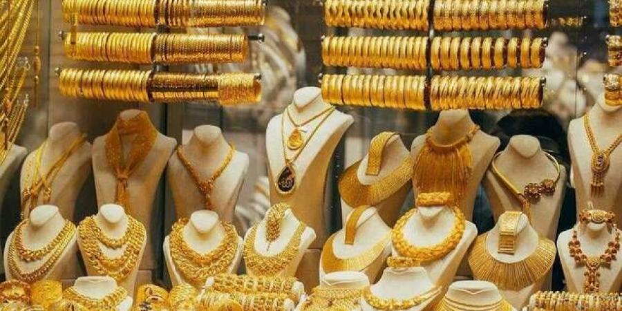 الذهب يواصل خسائره مع ارتفاع رهانات رفع الفائدة الأمريكية